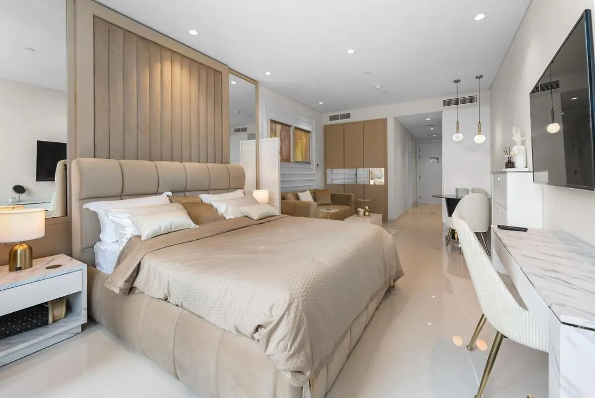 Appartamento Magnificent - New Studio With An Iconic Burj Khalifa View Dubai